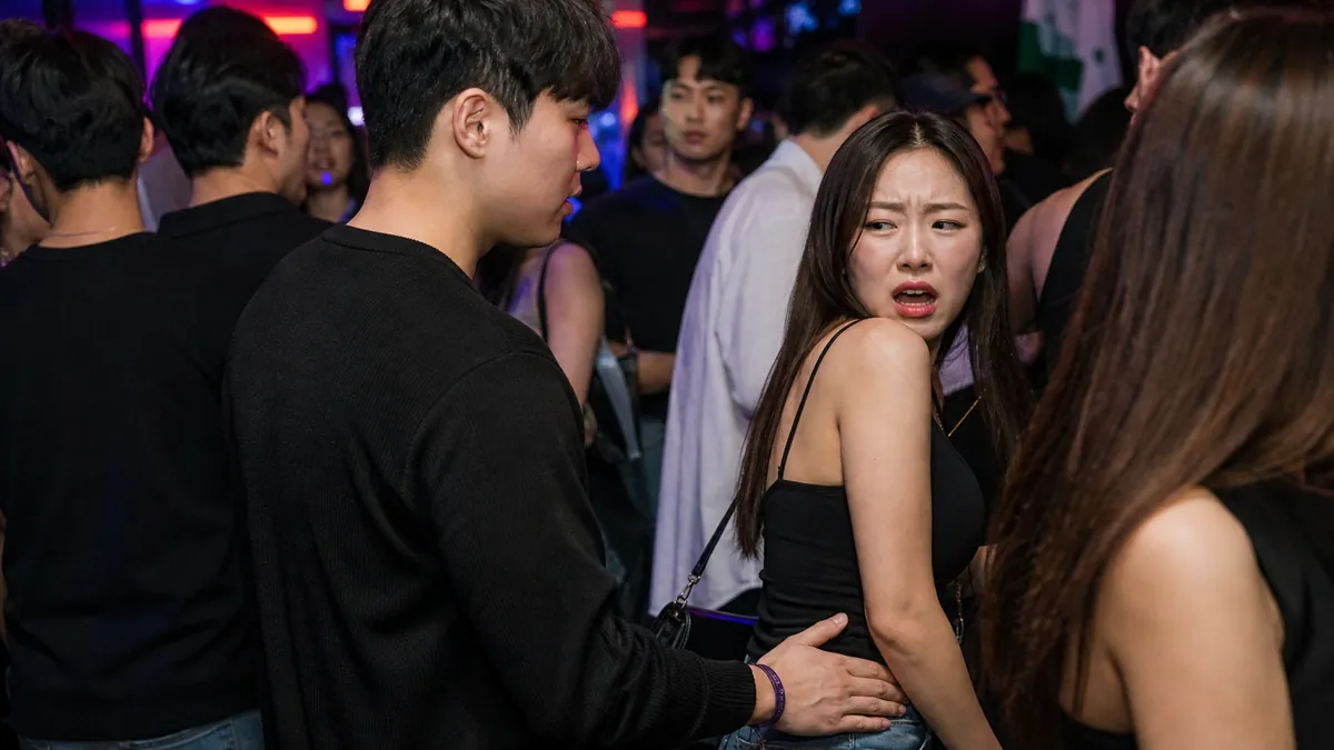클럽 내 비동의 신체 접촉으로 강제추행 수사와 법률 대응이 필요했던 의뢰인