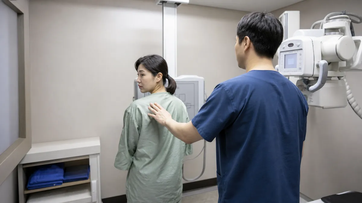 건강검진 중 동의 없는 신체 접촉으로 강제추행 수사에 대응한 사례
